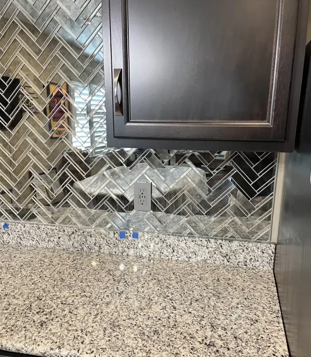 luminous linear patterning